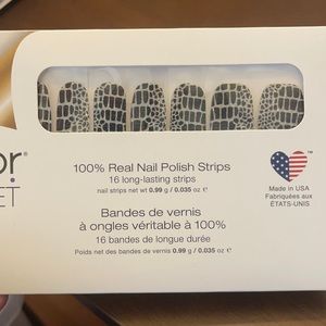 Hiss & Make-up - Brand New - Retired - Color Street